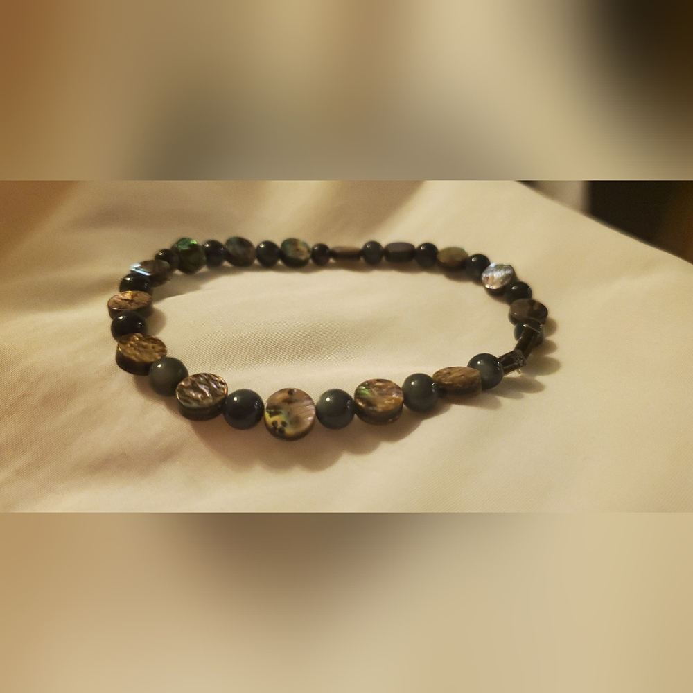 Shell Handmade Stretch Bracelet - Picture 3 of 7